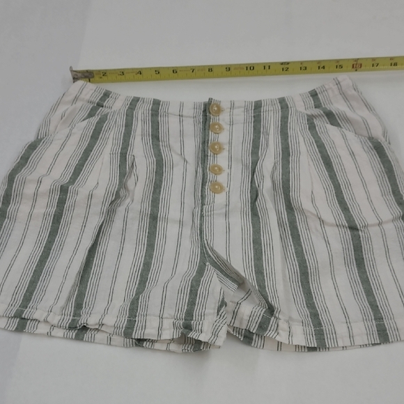Anthropologie Olive Green And White Striped Button Shorts Size 10 - Picture 5 of 10